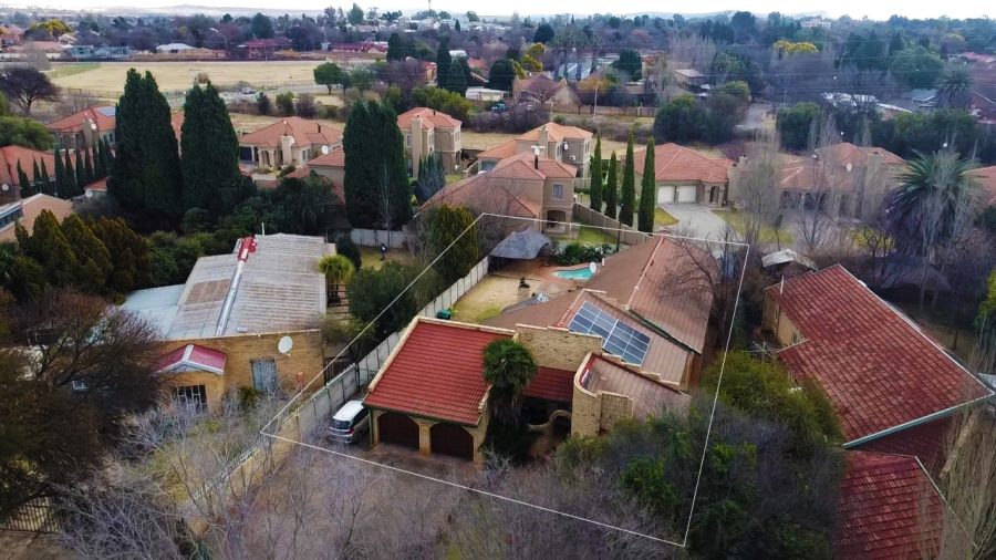 5 Bedroom Property for Sale in Kannoniers Park North West